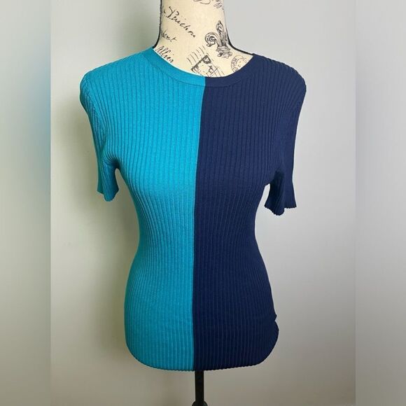 Trina Turk Women's Vivika 1 Crew Neck Top NWT Size M - Picture 3 of 9